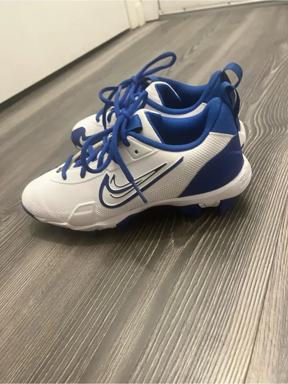 Nike White and Royal Blue Youth Baseball Cleats